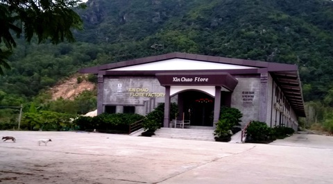 Không thể xác minh công trình người Trung Quốc xây dựng tại Nha Trang - Ảnh 2. Không thể xác minh công trình người Trung Quốc xây dựng tại Nha Trang - Ảnh 2.