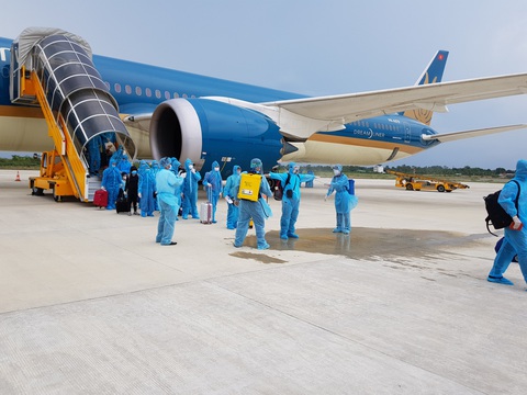 Một chuyến bay giải cứu người Việt về nước có thể lên đến 10 tỉ - Ảnh 1. Một chuyến bay giải cứu người Việt về nước có thể lên đến 10 tỉ - Ảnh 1.