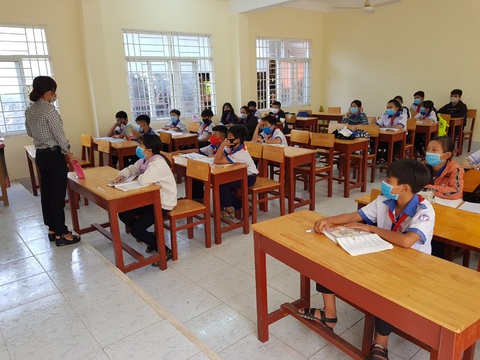 Cả ngàn học sinh Việt kiều ở Campuchia chưa thể đến trường nhập học - Ảnh 1. Cả ngàn học sinh Việt kiều ở Campuchia chưa thể đến trường nhập học - Ảnh 1.