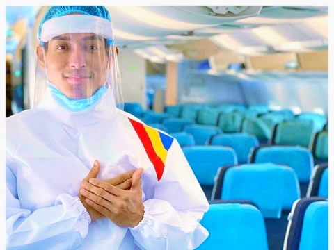 Thời dịch COVID-19, tiếp viên hàng không trông đẹp lạ - Ảnh 2. Thời dịch COVID-19, tiếp viên hàng không trông đẹp lạ - Ảnh 2.