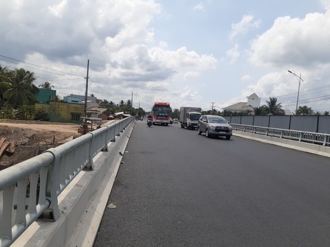 Mở rộng được cầu Rượu trên quốc lộ 1 về các tỉnh miền Tây - Ảnh 2. Mở rộng được cầu Rượu trên quốc lộ 1 về các tỉnh miền Tây - Ảnh 2.
