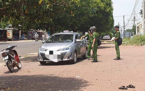 Đâm nhau vì giành khách, 1 tài xế taxi tử vong - Ảnh 1. Đâm nhau vì giành khách, 1 tài xế taxi tử vong - Ảnh 1.