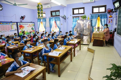 Sáng nay 4-5, học sinh 63 tỉnh thành trở lại trường - Ảnh 24. Sáng nay 4-5, học sinh 63 tỉnh thành trở lại trường - Ảnh 24.