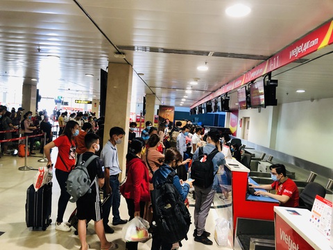 Vietjet lỗ 989 tỉ đồng, thấp hơn dự kiến - Ảnh 2. Vietjet lỗ 989 tỉ đồng, thấp hơn dự kiến - Ảnh 2.