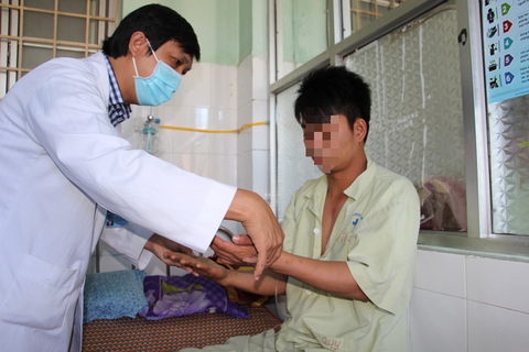 Cứu bệnh nhân tắc mạch máu não do dị vật tự thân trôi từ tim lên - Ảnh 1. Cứu bệnh nhân tắc mạch máu não do dị vật tự thân trôi từ tim lên - Ảnh 1.
