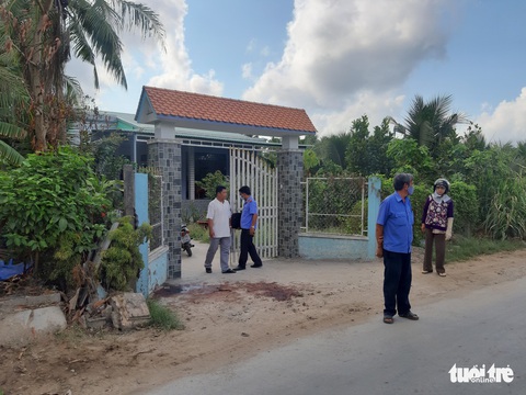 Truy bắt nhóm thanh niên mang mã tấu chém chết thanh niên 27 tuổi - Ảnh 1. Truy bắt nhóm thanh niên mang mã tấu chém chết thanh niên 27 tuổi - Ảnh 1.
