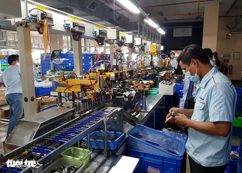 Dính đòn COVID-19, thêm nhiều doanh nghiệp sáng giá lỗ bạc tỉ - Ảnh 1. Dính đòn COVID-19, thêm nhiều doanh nghiệp sáng giá lỗ bạc tỉ - Ảnh 1.