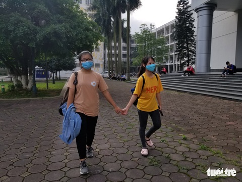 Ngày khai trường lần 2, rủ nhau dạo quanh sân trường... cho đỡ nhớ - Ảnh 2. Ngày khai trường lần 2, rủ nhau dạo quanh sân trường... cho đỡ nhớ - Ảnh 2.