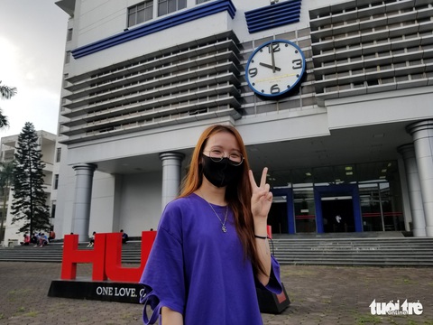 Ngày khai trường lần 2, rủ nhau dạo quanh sân trường... cho đỡ nhớ - Ảnh 1. Ngày khai trường lần 2, rủ nhau dạo quanh sân trường... cho đỡ nhớ - Ảnh 1.