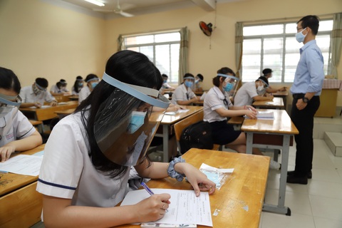 Sáng nay 4-5, học sinh 63 tỉnh thành trở lại trường - Ảnh 1. Sáng nay 4-5, học sinh 63 tỉnh thành trở lại trường - Ảnh 1.