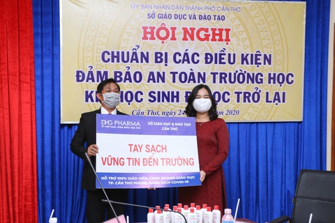 Dược Hậu Giang đồng hành cùng giáo viên Cần Thơ vững tin đến trường - Ảnh 1. Dược Hậu Giang đồng hành cùng giáo viên Cần Thơ vững tin đến trường - Ảnh 1.