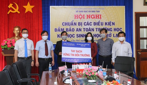 Dược Hậu Giang đồng hành cùng giáo viên Cần Thơ vững tin đến trường - Ảnh 3. Dược Hậu Giang đồng hành cùng giáo viên Cần Thơ vững tin đến trường - Ảnh 3.