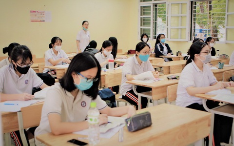 Học sinh Hà Nội trở lại trường ngày 2-3 - Ảnh 1. Học sinh Hà Nội trở lại trường ngày 2-3 - Ảnh 1.