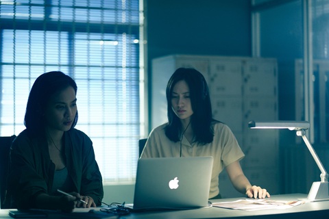 Bằng chứng vô hình: Hành trình giải thoát và chuộc lỗi - Ảnh 7. Bằng chứng vô hình: Hành trình giải thoát và chuộc lỗi - Ảnh 7.