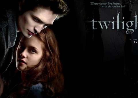 Chàng ma cà rồng Edward Cullen kể về tình yêu và cuộc đời trong Midnight Sun - Ảnh 1. Chàng ma cà rồng Edward Cullen kể về tình yêu và cuộc đời trong Midnight Sun - Ảnh 1.