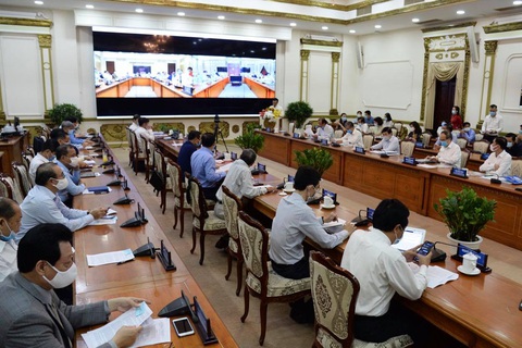 Chủ tịch UBND TP.HCM Nguyễn Thành Phong: Khôi phục kinh tế là mệnh lệnh cần làm ngay - Ảnh 3. Chủ tịch UBND TP.HCM Nguyễn Thành Phong: Khôi phục kinh tế là mệnh lệnh cần làm ngay - Ảnh 3.