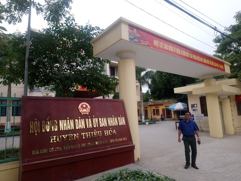 Huyện định kiện xã ra tòa vì khoản tiền 3,1 tỉ trả nợ dân - Ảnh 1. Huyện định kiện xã ra tòa vì khoản tiền 3,1 tỉ trả nợ dân - Ảnh 1.