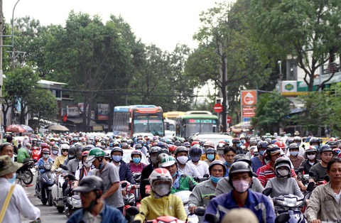 Vào cuộc kiểm soát khí thải xe máy tại TP.HCM - Ảnh 1. Vào cuộc kiểm soát khí thải xe máy tại TP.HCM - Ảnh 1.
