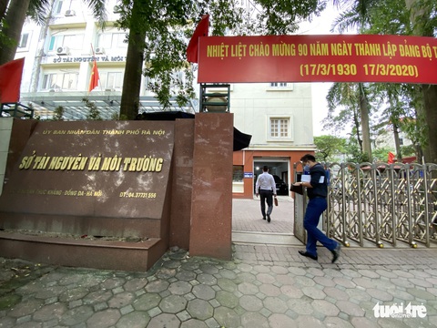 3 lãnh đạo Sở Tài nguyên - Môi trường Hà Nội bị yêu cầu ‘nghiêm túc rút kinh nghiệm’ - Ảnh 1. 3 lãnh đạo Sở Tài nguyên - Môi trường Hà Nội bị yêu cầu ‘nghiêm túc rút kinh nghiệm’ - Ảnh 1.