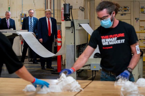 Ông Trump: Đêm về tôi mất ngủ vì nghĩ đến người chết do corona - Ảnh 1. Ông Trump: Đêm về tôi mất ngủ vì nghĩ đến người chết do corona - Ảnh 1.