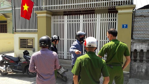 Hai vợ chồng bị truy sát, gục trên vũng máu, người vợ chết - Ảnh 2. Hai vợ chồng bị truy sát, gục trên vũng máu, người vợ chết - Ảnh 2.
