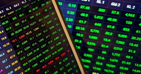 VN-Index vượt lên mốc 790 điểm sau hơn chục phiên nỗ lực - Ảnh 1. VN-Index vượt lên mốc 790 điểm sau hơn chục phiên nỗ lực - Ảnh 1.