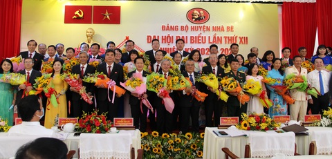Ông Dương Thế Trung tái đắc cử bí thư Huyện ủy Nhà Bè - Ảnh 1. Ông Dương Thế Trung tái đắc cử bí thư Huyện ủy Nhà Bè - Ảnh 1.