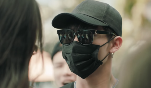 Erik ra MV về tình yêu không bền của người nổi tiếng: Em không sai, chúng ta sai - Ảnh 7. Erik ra MV về tình yêu không bền của người nổi tiếng: Em không sai, chúng ta sai - Ảnh 7.