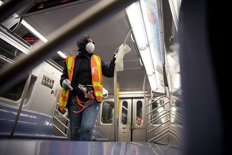 Khoảnh khắc chưa từng có trong lịch sử 115 năm của tàu điện ngầm New York - Ảnh 7. Khoảnh khắc chưa từng có trong lịch sử 115 năm của tàu điện ngầm New York - Ảnh 7.