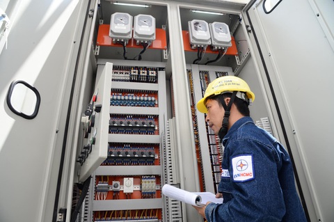 TP.HCM kiến nghị dừng áp dụng cách tính giá điện bậc thang đến khi công bố hết dịch COVID-19 - Ảnh 2. TP.HCM kiến nghị dừng áp dụng cách tính giá điện bậc thang đến khi công bố hết dịch COVID-19 - Ảnh 2.