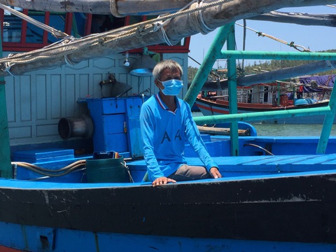 Ngư dân Việt Nam cứu một người Philippines trôi dạt 17 ngày đêm, chỉ ăn rong biển - Ảnh 1. Ngư dân Việt Nam cứu một người Philippines trôi dạt 17 ngày đêm, chỉ ăn rong biển - Ảnh 1.