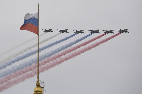 Kỷ niệm Ngày chiến thắng, ông Putin nói Nga không thể bị đánh bại - Ảnh 1. Kỷ niệm Ngày chiến thắng, ông Putin nói Nga không thể bị đánh bại - Ảnh 1.