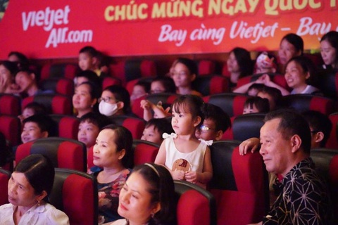 Vietjet cùng dự án Bay lên những ước mơ ươm mầm tình yêu nghệ thuật - Ảnh 2. Vietjet cùng dự án Bay lên những ước mơ ươm mầm tình yêu nghệ thuật - Ảnh 2.