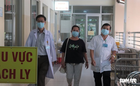 Bệnh nhân COVID-19 phổi từng tổn thương hơn cả phi công người Anh xuất viện - Ảnh 2. Bệnh nhân COVID-19 phổi từng tổn thương hơn cả phi công người Anh xuất viện - Ảnh 2.