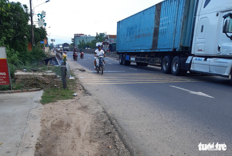 Tạm đình chỉ điều tra vụ xe tải và xe khách cán chết người rồi bỏ trốn - Ảnh 1. Tạm đình chỉ điều tra vụ xe tải và xe khách cán chết người rồi bỏ trốn - Ảnh 1.