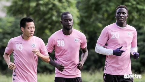 Ngoại binh rời Hà Nội FC về Quảng Nam, tái hiện thương vụ lạ kỳ Hoàng Vũ Samson - Ảnh 1. Ngoại binh rời Hà Nội FC về Quảng Nam, tái hiện thương vụ lạ kỳ Hoàng Vũ Samson - Ảnh 1.