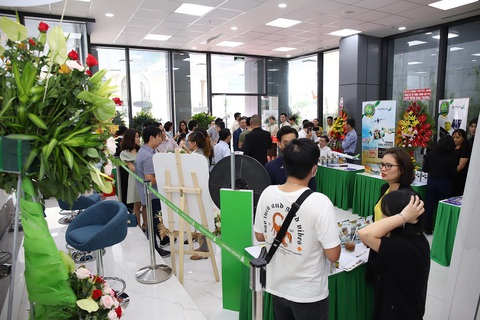 ‘Săn’ vé bay ưu đãi tại lễ khai trương phòng vé Bamboo Airways - Ảnh 4. ‘Săn’ vé bay ưu đãi tại lễ khai trương phòng vé Bamboo Airways - Ảnh 4.