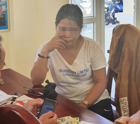 Bắt người phụ nữ đem tiền giả đến chợ mua hàng hóa để đổi tiền thật - Ảnh 1. Bắt người phụ nữ đem tiền giả đến chợ mua hàng hóa để đổi tiền thật - Ảnh 1.