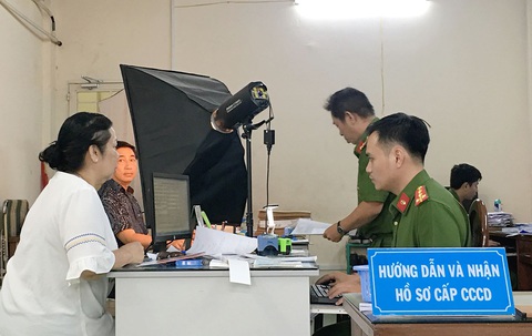 Bỏ hộ khẩu vẫn cần có điều kiện đăng ký thường trú ở thành phố lớn - Ảnh 1. Bỏ hộ khẩu vẫn cần có điều kiện đăng ký thường trú ở thành phố lớn - Ảnh 1.