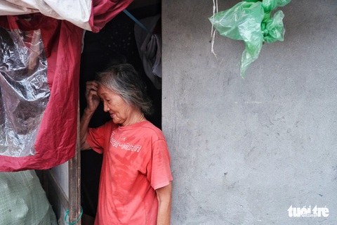 Nắng nóng đỉnh điểm vẫn không dám bật quạt ở xóm ngụ cư nghèo - Ảnh 7. Nắng nóng đỉnh điểm vẫn không dám bật quạt ở xóm ngụ cư nghèo - Ảnh 7.