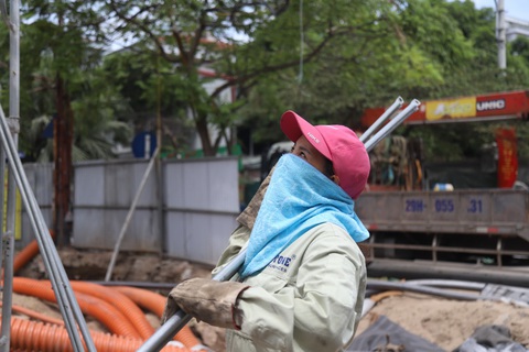 Vĩnh Phúc, Nghệ An điều chỉnh lịch học vì trời nóng kỷ lục - Ảnh 2. Vĩnh Phúc, Nghệ An điều chỉnh lịch học vì trời nóng kỷ lục - Ảnh 2.