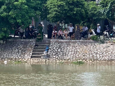 Tìm thấy thi thể người đàn ông bơi qua bơi lại trên sông để... tự tử - Ảnh 1. Tìm thấy thi thể người đàn ông bơi qua bơi lại trên sông để... tự tử - Ảnh 1.