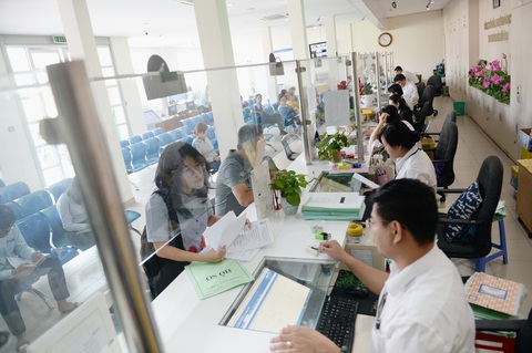 Thực hiện dịch vụ công trực tuyến hỗ trợ người dân khó khăn do COVID-19 - Ảnh 1. Thực hiện dịch vụ công trực tuyến hỗ trợ người dân khó khăn do COVID-19 - Ảnh 1.
