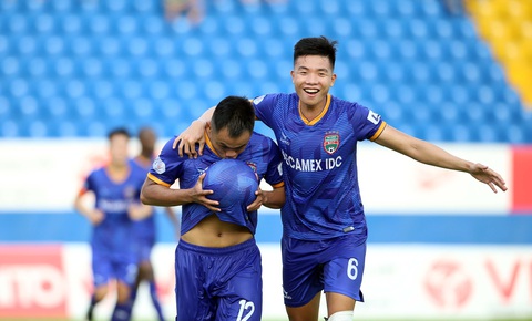 Tiến Linh ghi bàn trở lại, B.Bình Dương vùi dập Hải Phòng 5-0 - Ảnh 4. Tiến Linh ghi bàn trở lại, B.Bình Dương vùi dập Hải Phòng 5-0 - Ảnh 4.
