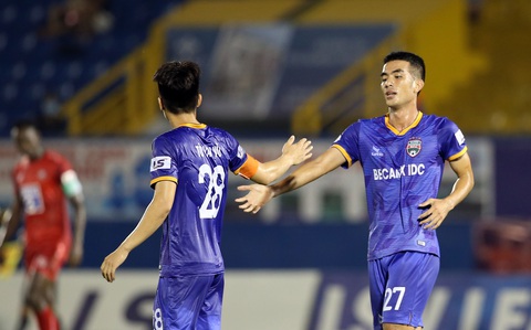 Tiến Linh ghi bàn trở lại, B.Bình Dương vùi dập Hải Phòng 5-0 - Ảnh 5. Tiến Linh ghi bàn trở lại, B.Bình Dương vùi dập Hải Phòng 5-0 - Ảnh 5.