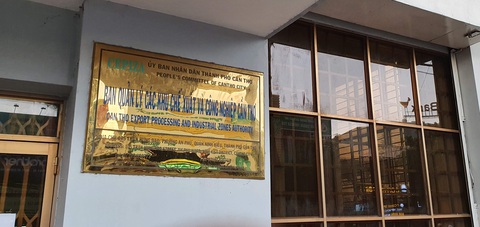 Xúc phạm lãnh đạo trên Zalo, trưởng phòng bị hạ bậc lương, không được bổ nhiệm lại - Ảnh 1. Xúc phạm lãnh đạo trên Zalo, trưởng phòng bị hạ bậc lương, không được bổ nhiệm lại - Ảnh 1.