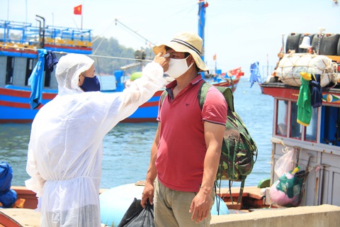 Trình báo việc tàu Trung Quốc truy đuổi, đâm hỏng tàu ngư dân Việt ở Hoàng Sa - Ảnh 3. Trình báo việc tàu Trung Quốc truy đuổi, đâm hỏng tàu ngư dân Việt ở Hoàng Sa - Ảnh 3.