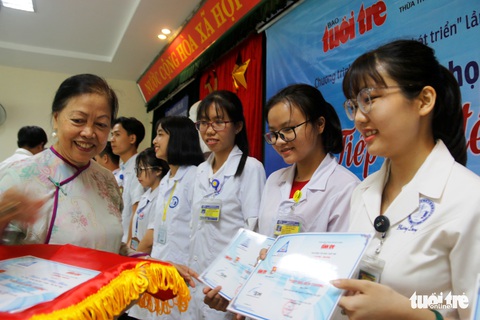 Tiếp sức đến trường chắp cánh ước mơ cho những thiên thần áo trắng - Ảnh 1. Tiếp sức đến trường chắp cánh ước mơ cho những thiên thần áo trắng - Ảnh 1.