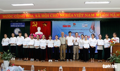 Tiếp sức đến trường chắp cánh ước mơ cho những thiên thần áo trắng - Ảnh 2. Tiếp sức đến trường chắp cánh ước mơ cho những thiên thần áo trắng - Ảnh 2.