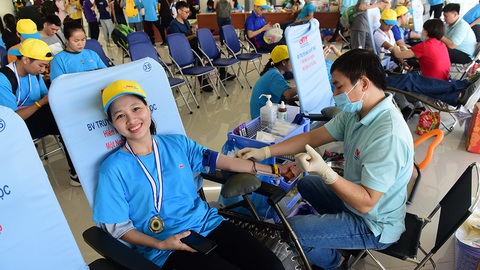 Khó ai đoán được chị giám đốc cười như hoa ấy đang bệnh hiểm nghèo - Ảnh 1. Khó ai đoán được chị giám đốc cười như hoa ấy đang bệnh hiểm nghèo - Ảnh 1.